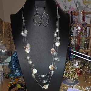 Elegant Silver and Pearl Necklace Set